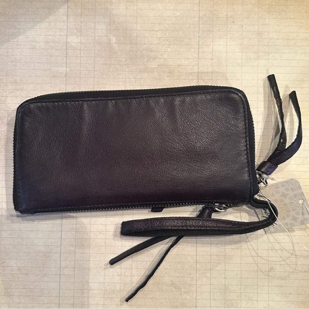 Free People Distressed Wallet - Picture 3 of 6